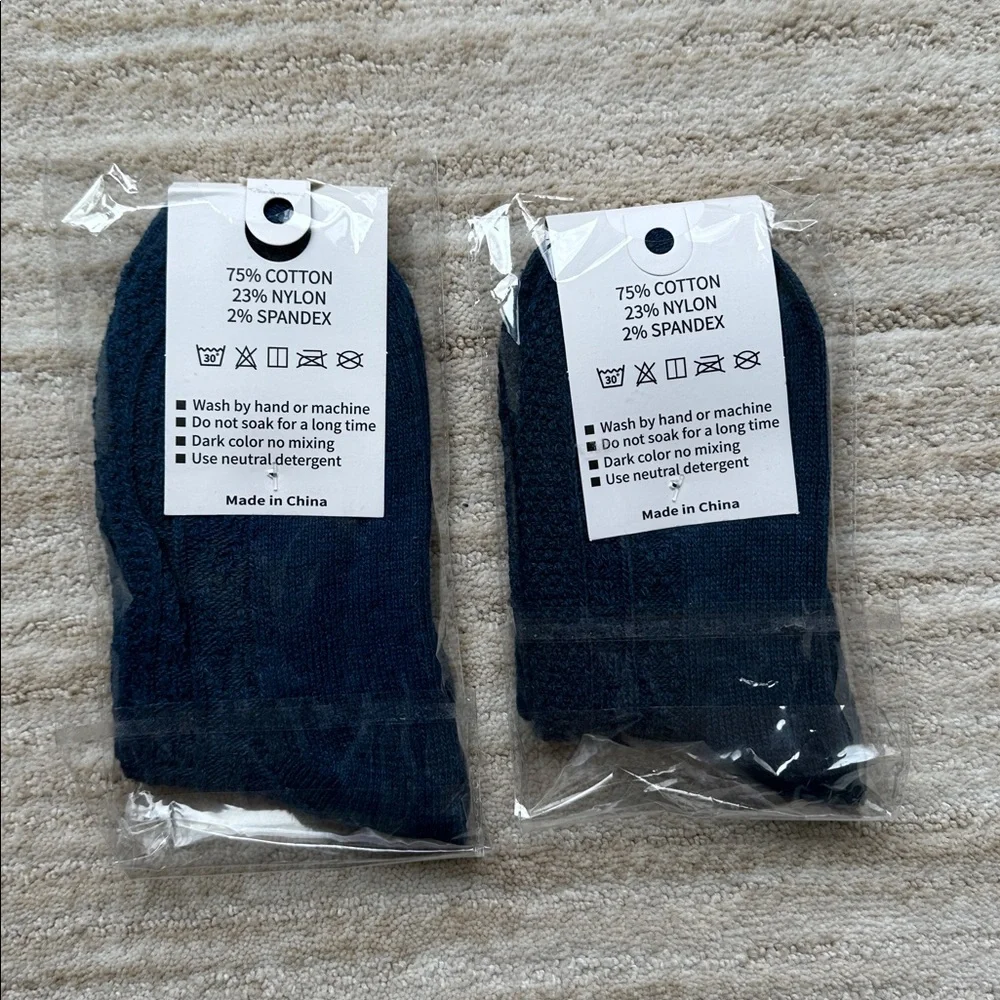 NWT 2 Pairs of Pretty Simple MINIMALIST STRIPE SOCKS Navy and Cream